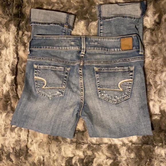 American Eagle distressed Artist crop jeans - Picture 5 of 5